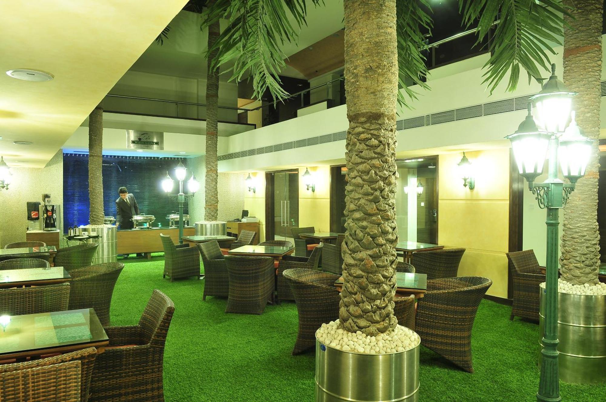 Hotel The Cambay Grand Ahmadábád Restaurace fotografie