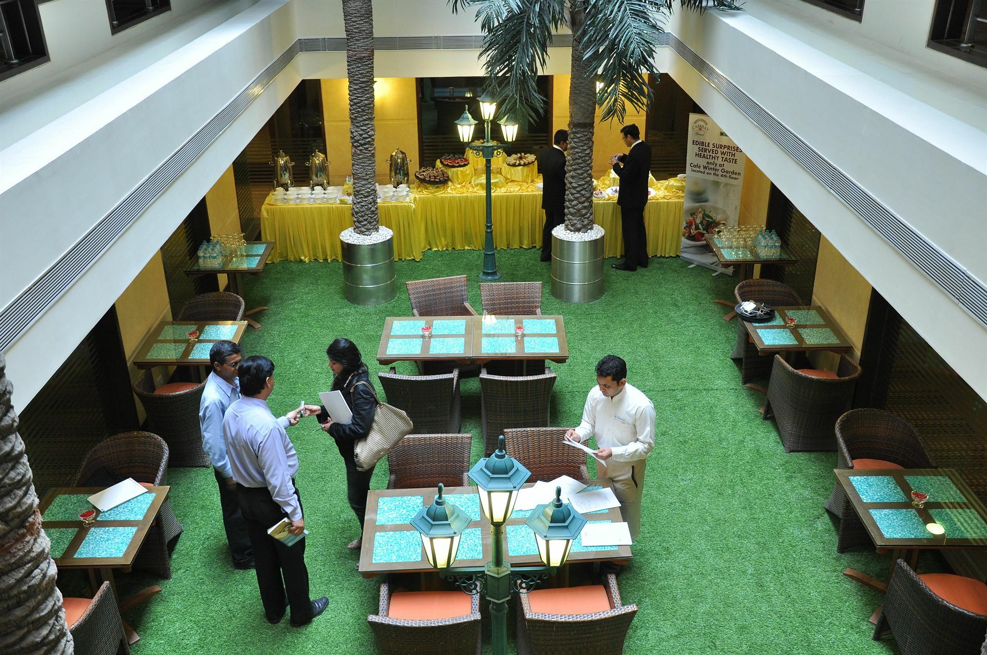 Hotel The Cambay Grand Ahmadábád Restaurace fotografie
